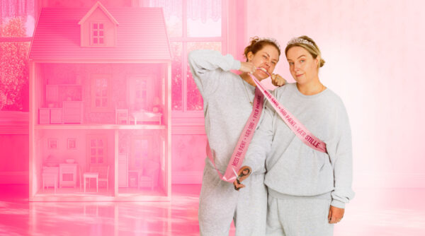 Nina & Christina - Den pæne pige kommer ikke