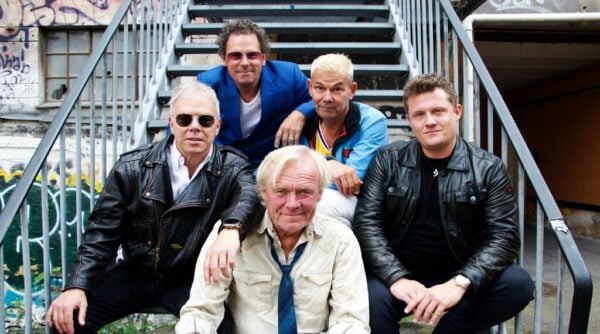 Bellami & Lune Carlsen - Forklædt Som Voksen